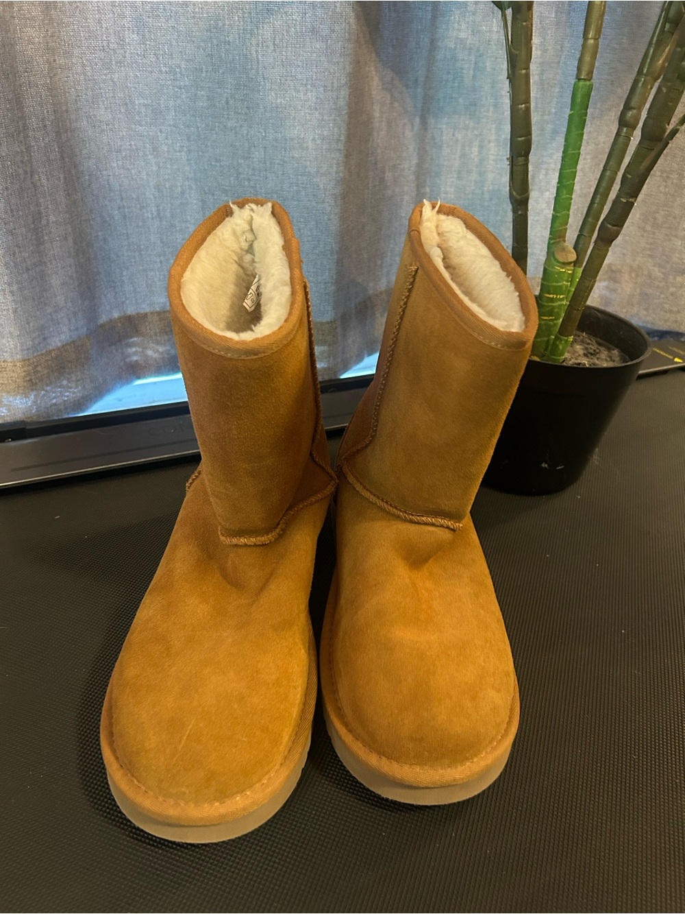 Koolaburra Kids Chestnut Shearling-Lined Pull-On Boots
